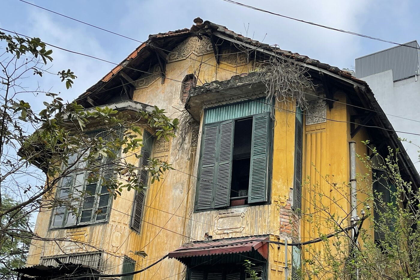 Gelbes Haus aus der französischen Zeit in Hanoi
