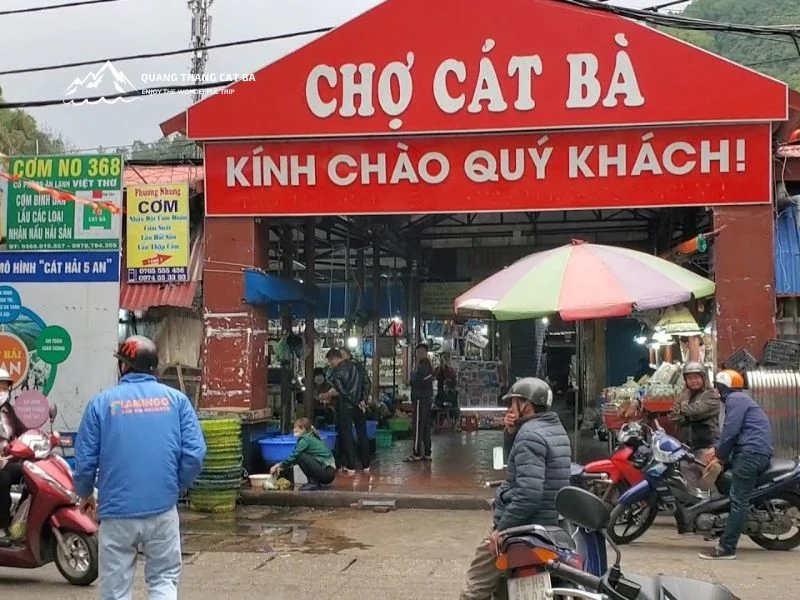 Entrance to Cat Ba Market