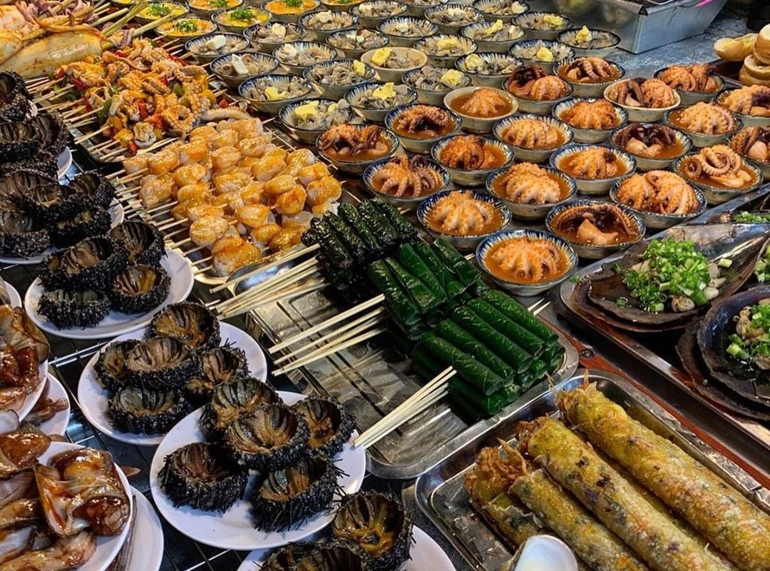Cat Ba Market