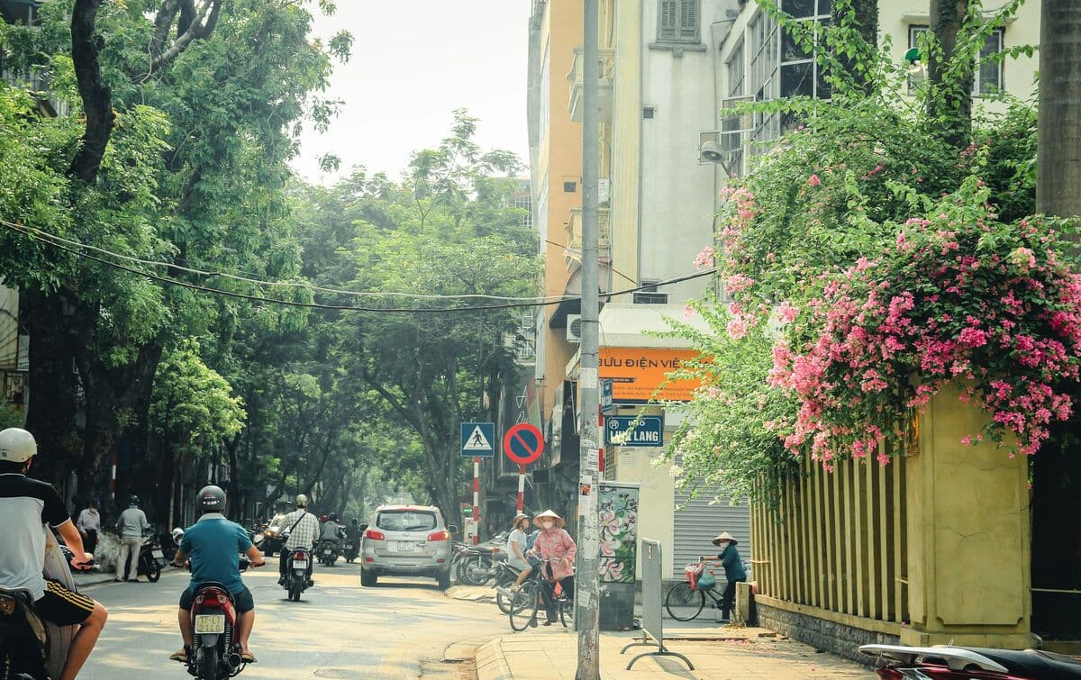 Vietnamese highway leading out of Hanoi toward Hai Phong