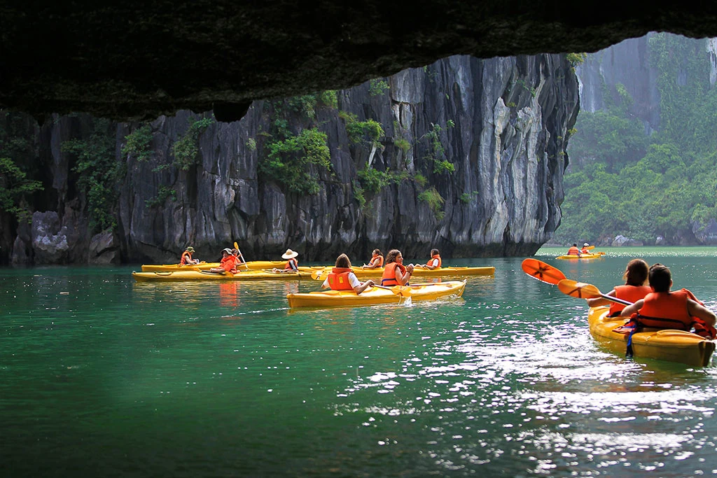 Ha Long Kayaking