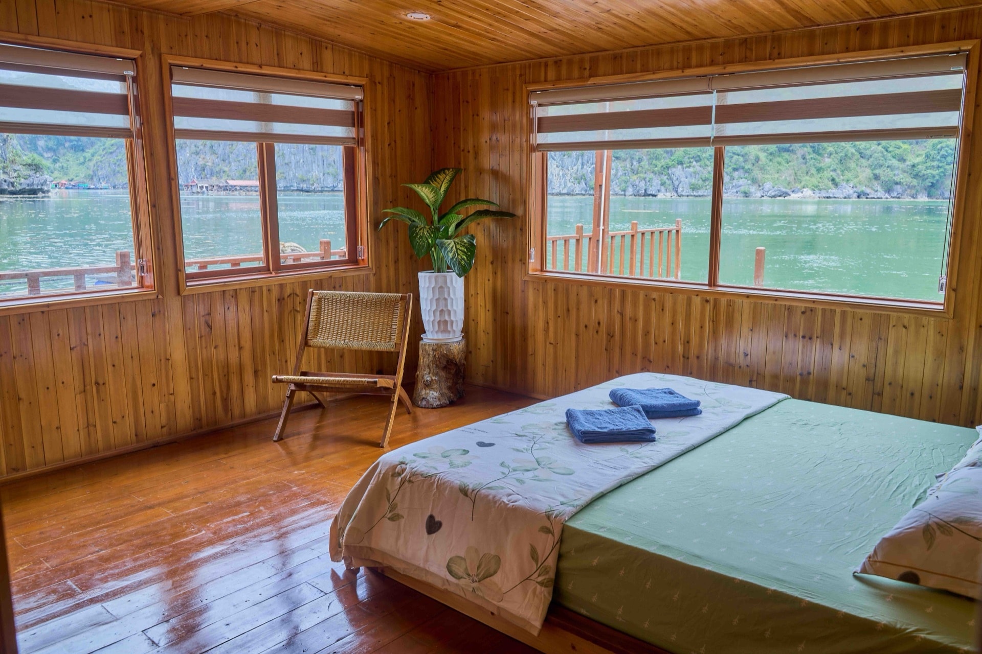 Doppelzimmer mit Blick auf die Bucht – Zimmer 6