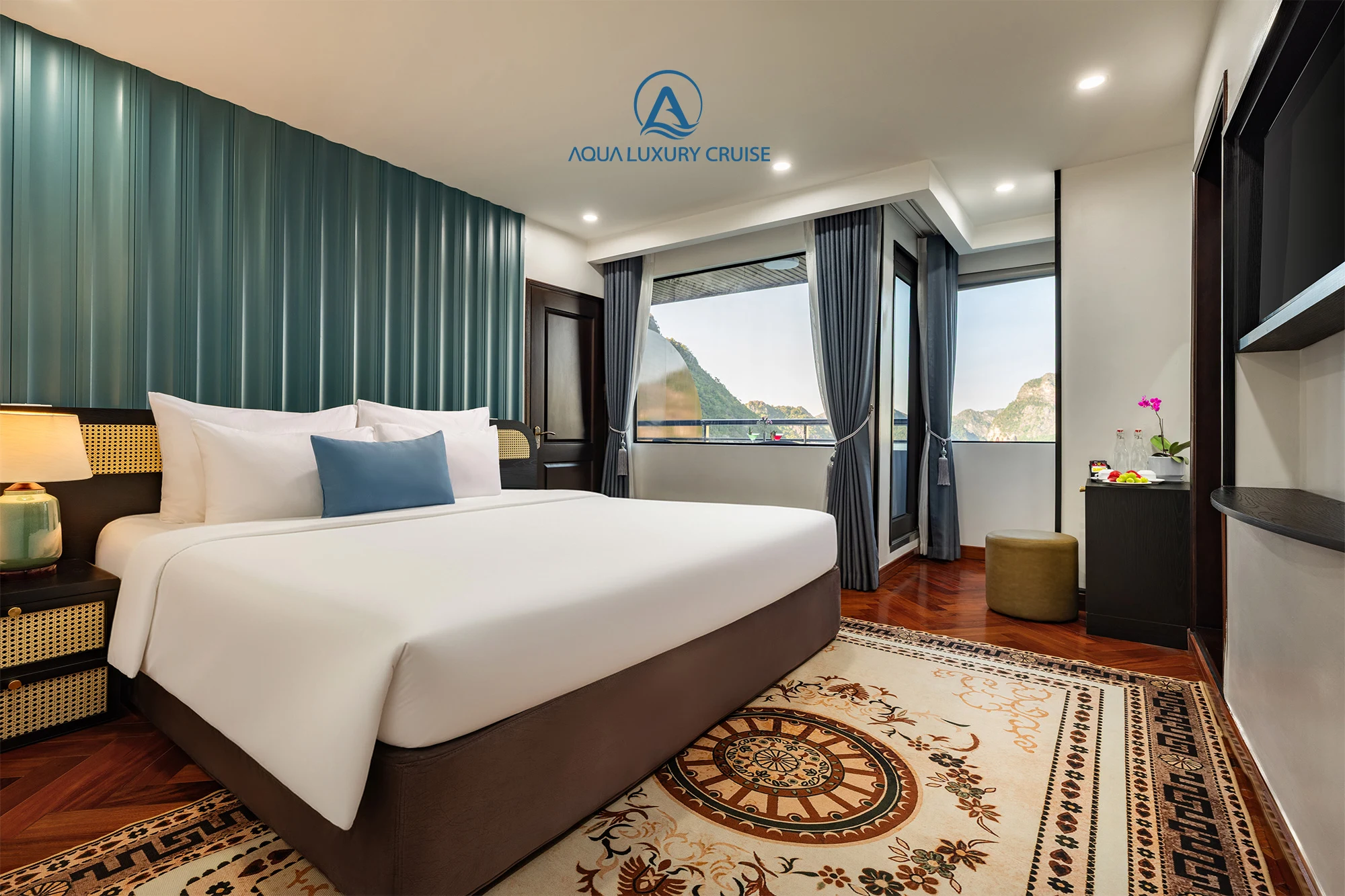 Kabine Junior Suite Balcony mit Doppelbett auf der Aqua Luxury Cruise