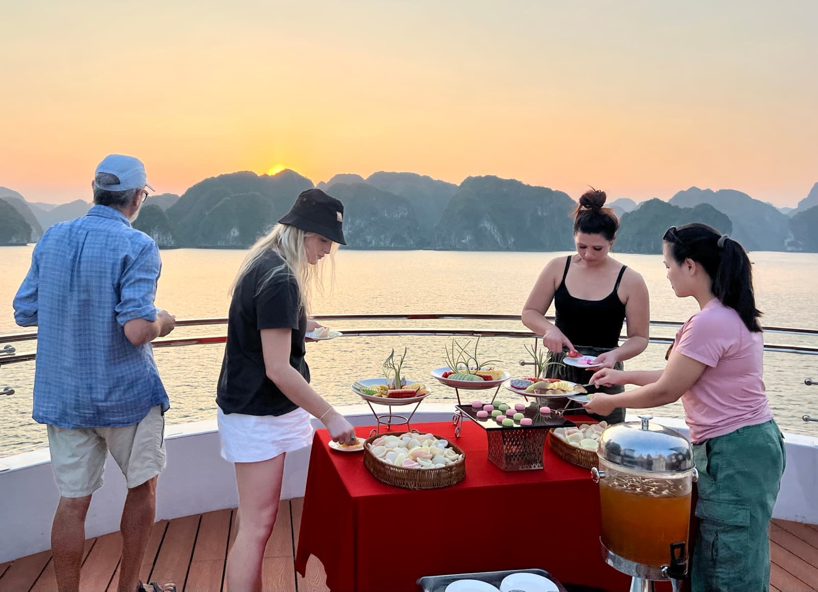 Sunset Tour Lan Ha (D'Charme Luxury)