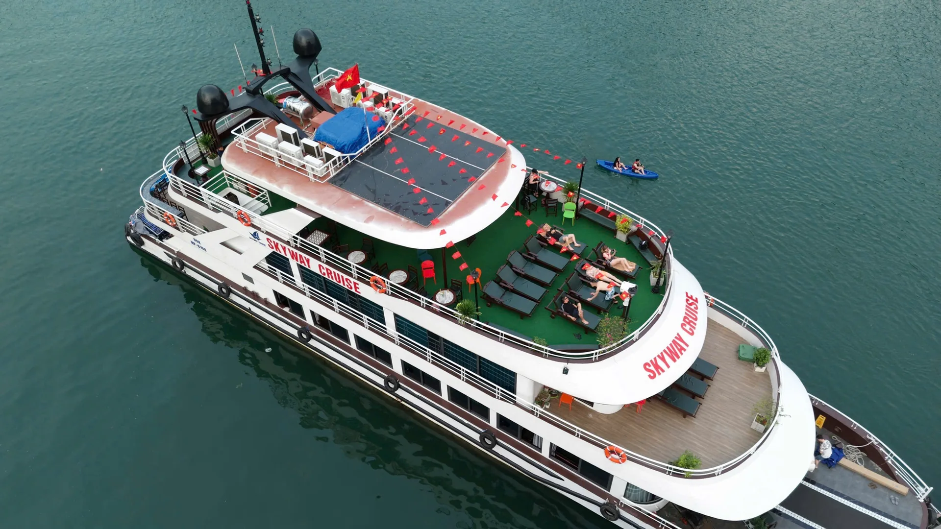 Skyway Cruise — croisière avec nuitée dans la baie de Lan Ha au départ de Cat Ba, 2 jours et 1 nuit